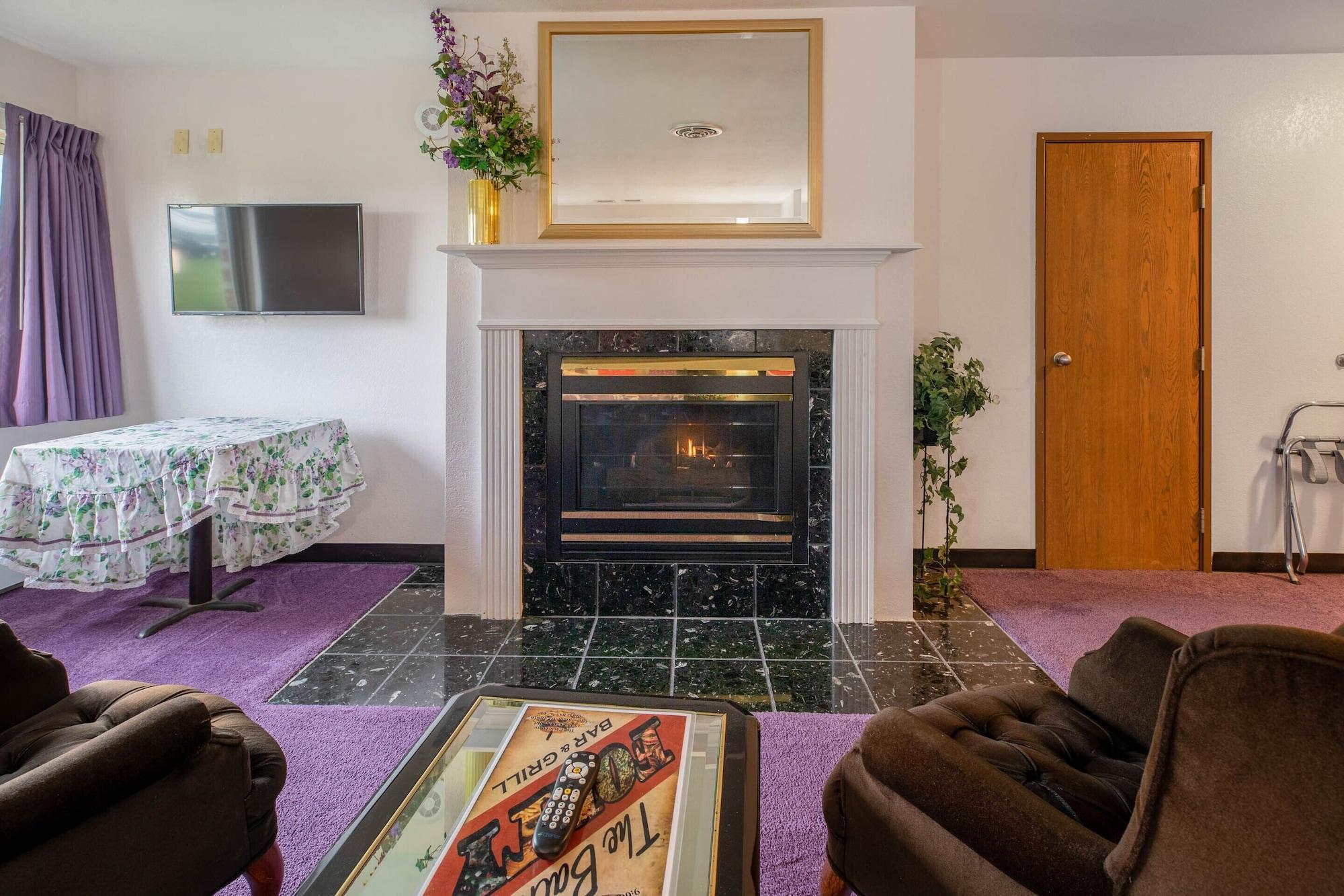 Oyo Hotel Chesaning Route 52 & Hwy 57 מראה חיצוני תמונה