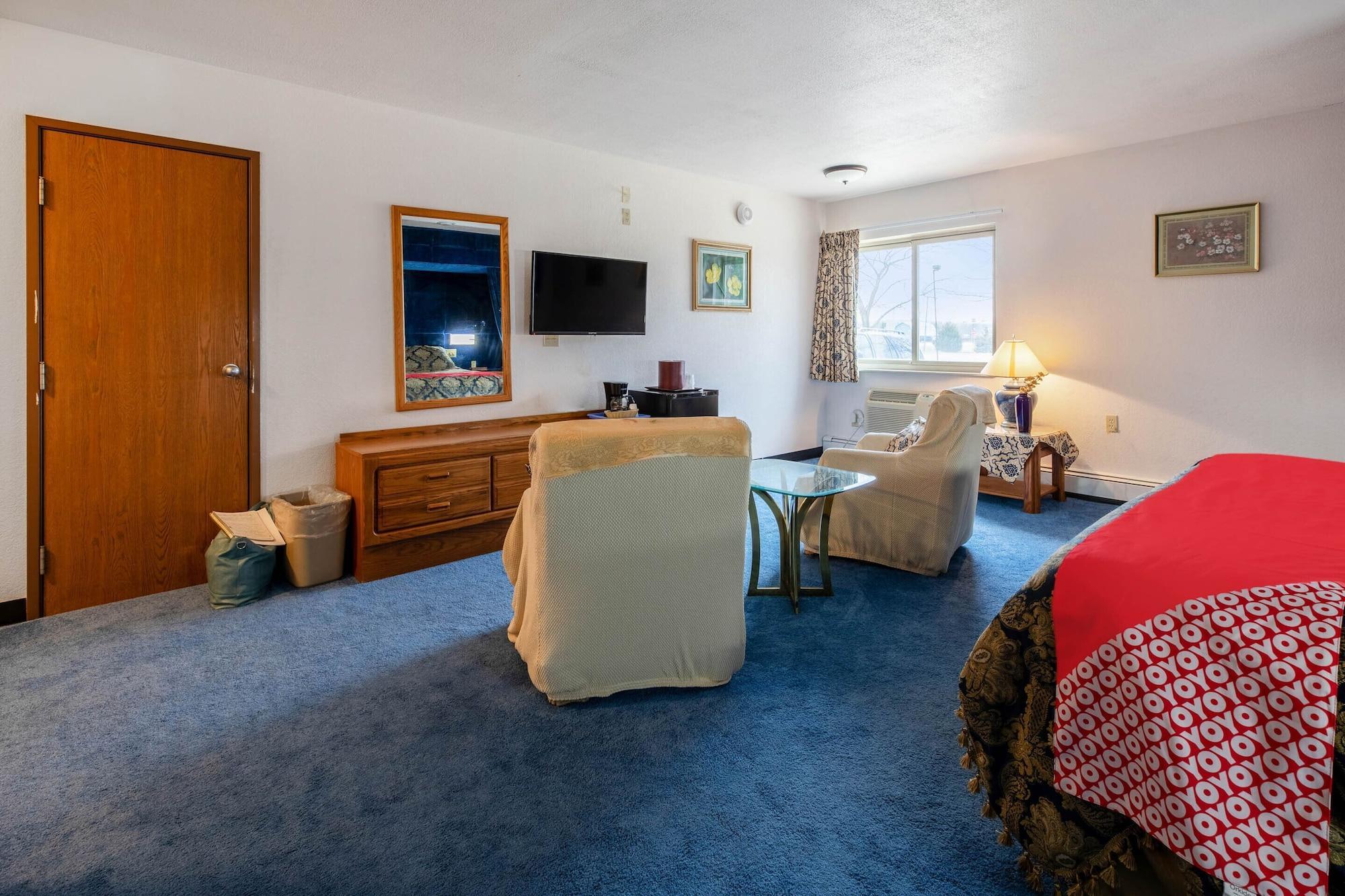 Oyo Hotel Chesaning Route 52 & Hwy 57 מראה חיצוני תמונה