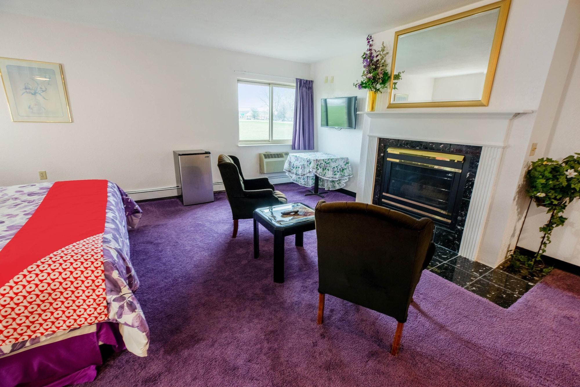 Oyo Hotel Chesaning Route 52 & Hwy 57 מראה חיצוני תמונה