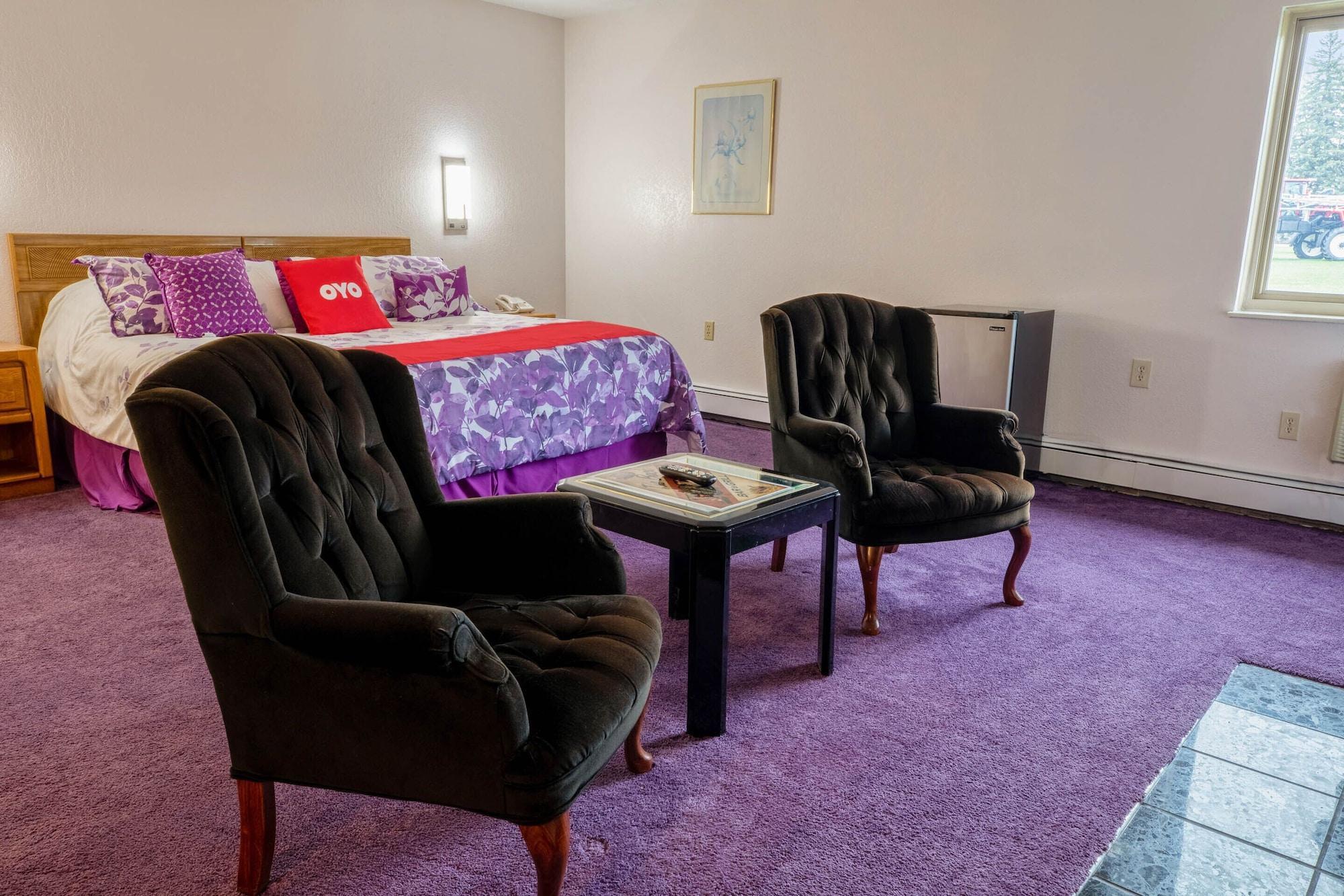 Oyo Hotel Chesaning Route 52 & Hwy 57 מראה חיצוני תמונה